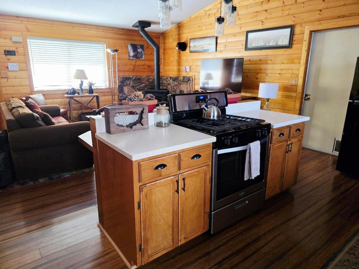 Bear Escapes II Affordable Luxury Cabin Sugarloaf エクステリア 写真