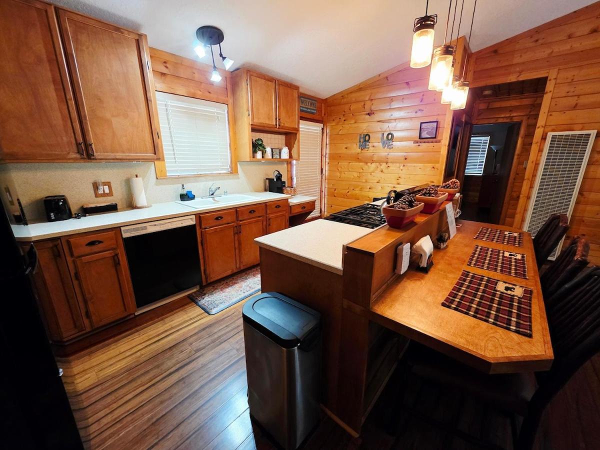 Bear Escapes II Affordable Luxury Cabin Sugarloaf エクステリア 写真