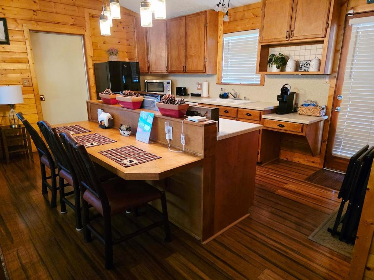 Bear Escapes II Affordable Luxury Cabin Sugarloaf エクステリア 写真