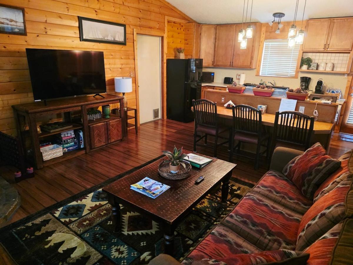 Bear Escapes II Affordable Luxury Cabin Sugarloaf エクステリア 写真